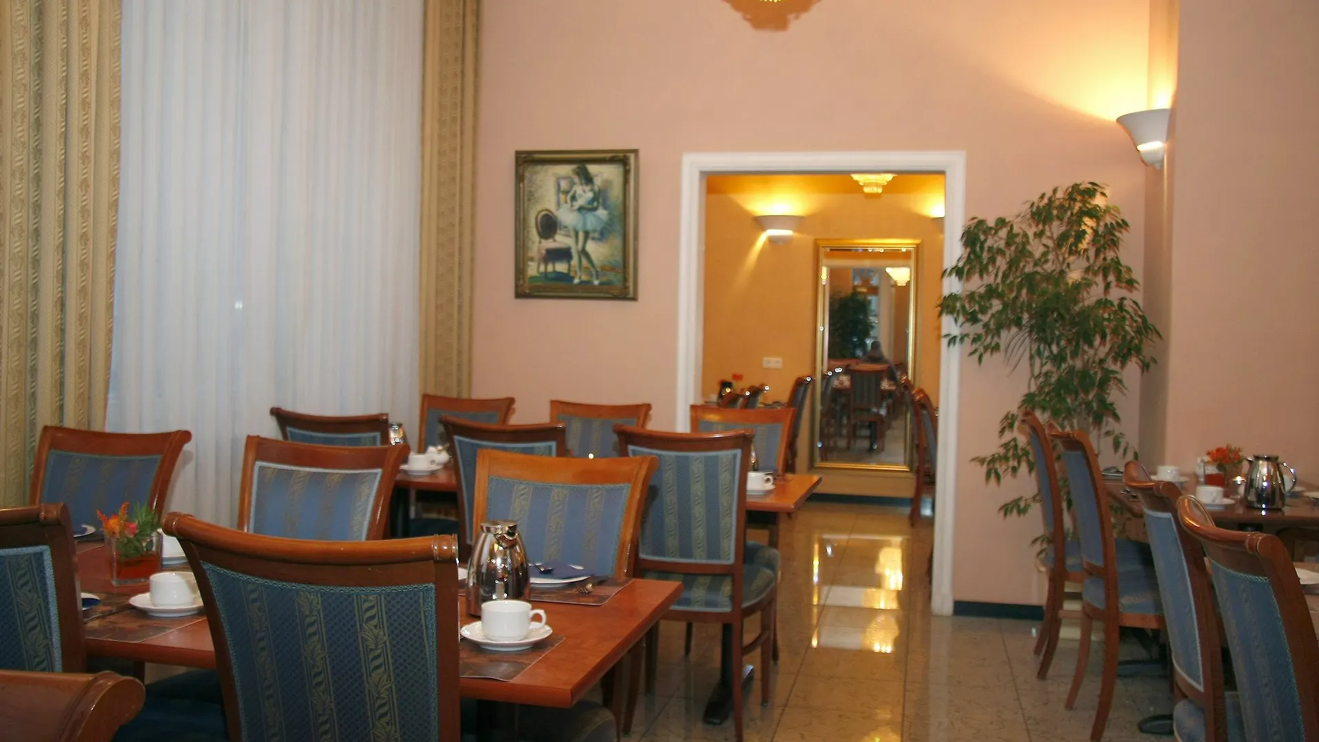 Apartment Hotel Kral - Business Hotel & Serviced Apartments Erlangen